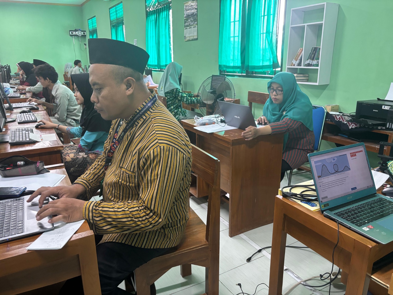 Guru IPA MTsN 9 Bantul Ikuti Try Out TKAD Dikpora 1 untuk Tingkatkan Kualitas Soal dan Pembelajaran